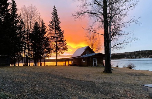 Deka Lake House | Discover Tranquility: Your Own 1-Acre Oasis on the Lakefront