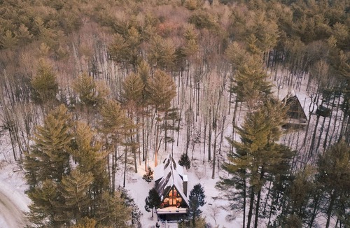 Jay House | Dog-Friendly A-Frame Fireplace · Fenced Yard · 4BR · 7mi to Whiteface