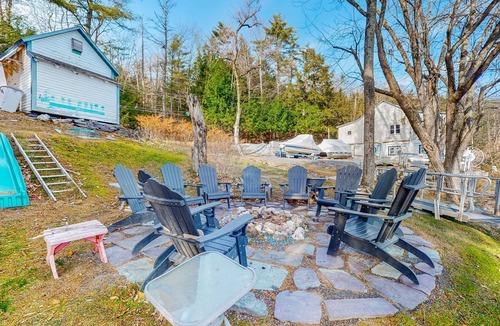Fair Haven Cabin | Dog-friendly cabin on the water with a sunroom, firepit, & full kitchen