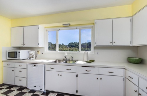 Bandon House | Dog-friendly, oceanfront home w/beach access, and large deck-EV charger