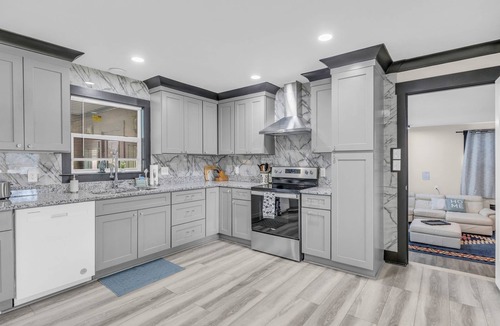 Murfreesboro House | Double Diamond Rentals - Luxe Retreat/4bd-Pool-Golf