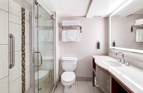 Madison Hotel | DoubleTree by Hilton Madison Downtown
