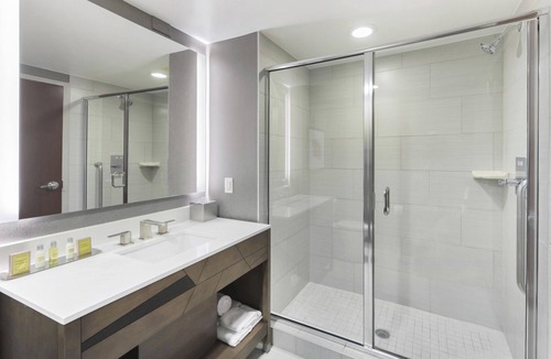 Southwest Raleigh Hotel | DoubleTree by Hilton Raleigh - Cary