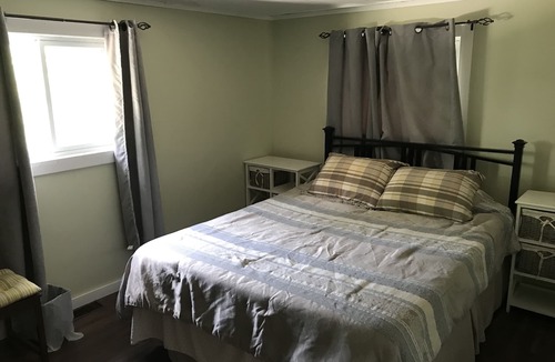 Bancroft Cottage | Down town hidden cottage
