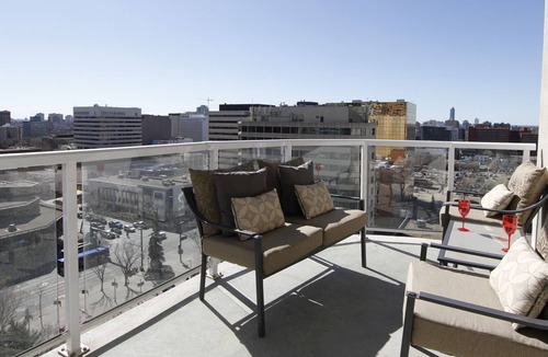 Downtown Edmonton Apartment | Downtown Core Icon Executive - Best Location Central Downtown