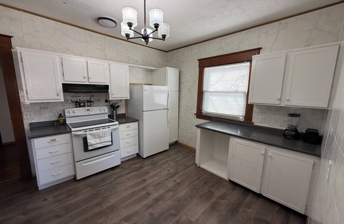 Creston Apartment | Downtown Creston Hideaway walk-in distance to uptown!