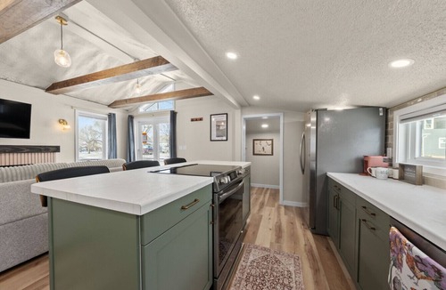 Sioux Falls House | Downtown Sioux Falls Shacks l Quarry Rock Tiny House Retreat