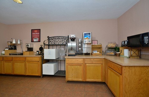 Springfield Hotel | Econo Lodge Springfield I-44