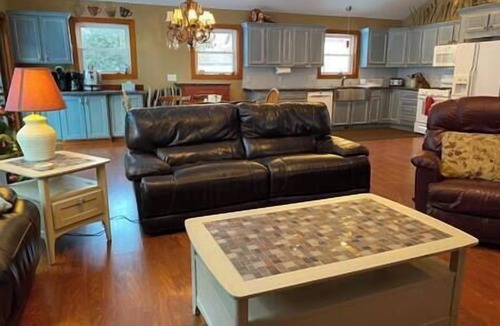 Elberta House | Elberta Bluffs Cottage