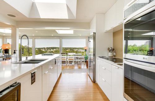 Gloucester House | Elegant Gloucester Beach Getaway with Ocean Views!