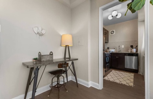 Radnor - Fort Myer Heights Apartment | Elevated Minimalist Escape, Free Parking & Metro