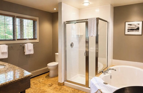 Field Hotel | Emerald Lake Lodge