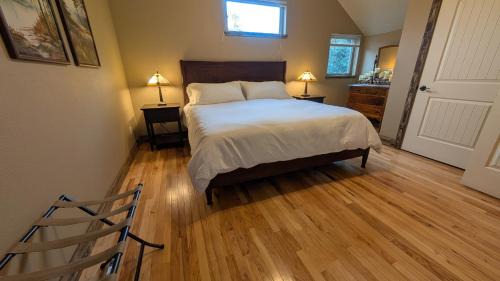 Amazon Apartment | Emerald Retreat