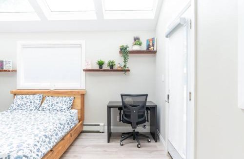 Waterloo Apartment | ENTIRE BACHELOR UNIT EN-SUITE UPTOWN WATERLOO - e4
