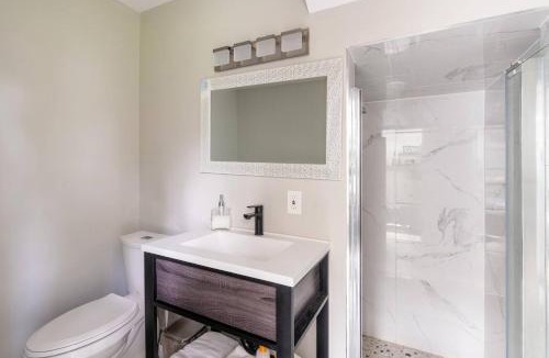 Waterloo Apartment | ENTIRE BACHELOR UNIT EN-SUITE UPTOWN WATERLOO - e4