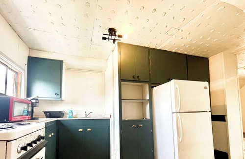 Pullman House | Entire unit in downtown Pullman. Steps away from restaurants and bars