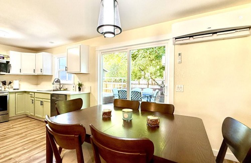 Springfield House | Eugene/Springfield Vacation Home - Newly Remodeled