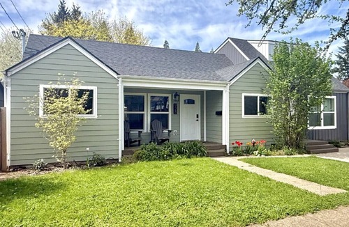 Springfield House | Eugene/Springfield Vacation Home - Newly Remodeled
