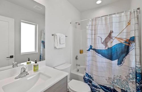 Whittier Heights Apartment | Evan's sweet suite - Micro Studio - 91Walkscore