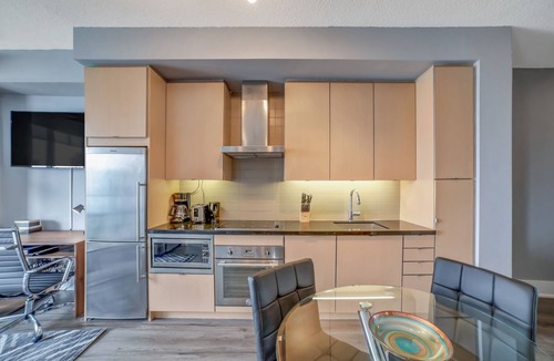 Wellington Place Condo | Executive 1BR at 300 Front St W | Balcony & Lake View