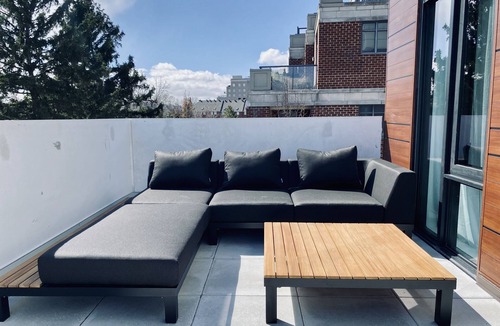 Etobicoke Condo | Executive 2 bed 2 bath condo - Kingsway Crescent