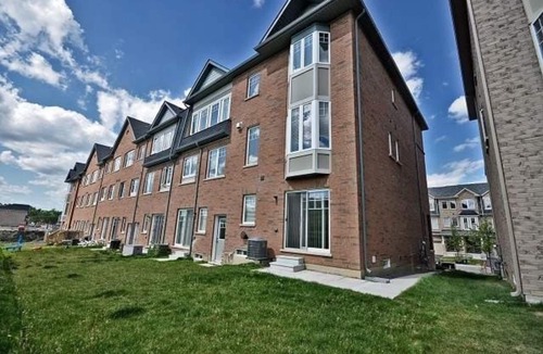 Brampton House | Executive Home - Brampton (Greater Toronto Area)