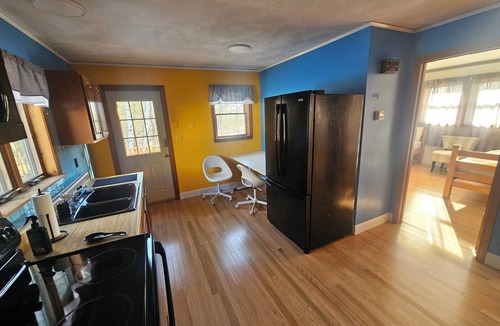 Dracut Apartment | Executive Suite with Kitchen, Bath & Parking