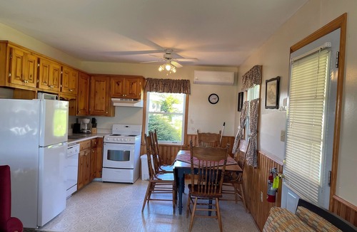 Stanhope Cottage | Executive Two-Bedroom Cottage (Cottage 10)