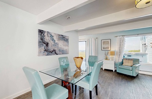 Fort Bragg House | Expansive Oceanfront Escape - Hot Tub, Grill, Yard