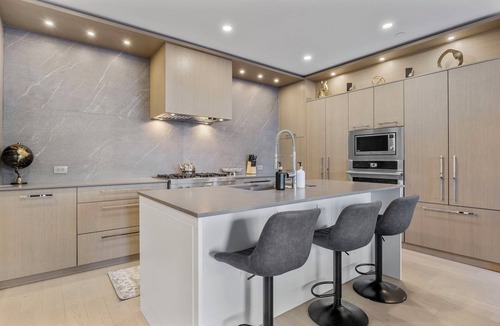 South Pandosy Condo | Experience Elevated Living with High-End Finishes and 5-Star Amenities