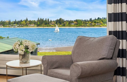 Vashon Island House | Experience Waterfront Luxury on the Burton Peninsula, Vashon Island