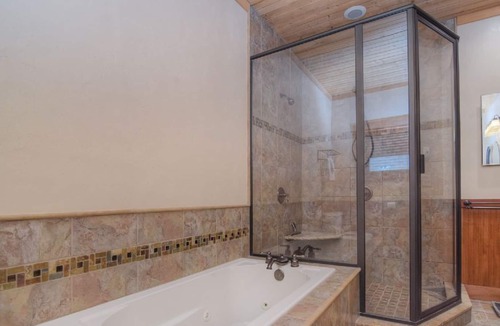 Laurel Ridge House | Explore 'Harmony Hill' w/Mountain Views, Chef's Kitchens, TV, & HOT TUB!♨️
