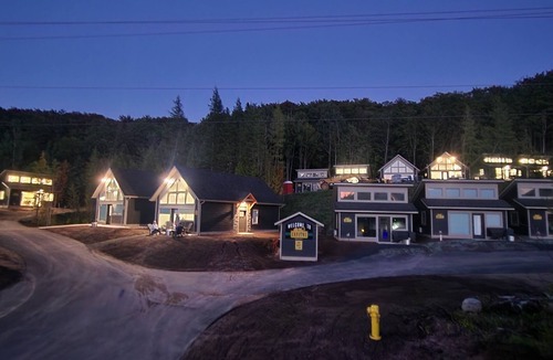 Munising Ski Chalet | EXPLORE Munising Studio Suite 114
