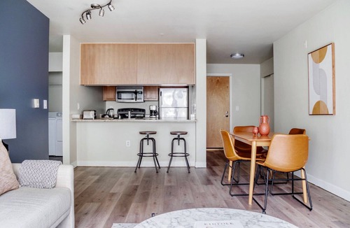 Yesler Terrace Apartment | Exquisite First Hill 2BR w/Gym, BBQ, Club & Rooftop, by Blueground