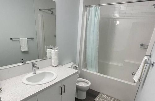 Southeast Calgary House | Exquisite & spacious 1-bedroom suite in SE Calgary