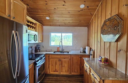 Weslemkoon Cottage | FALLS VIEW HAVEN