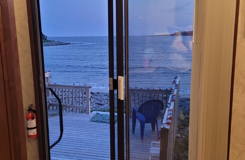 Yarmouth House | False Harbour Beach Paradise. Directly on the beach. worlds highest tides