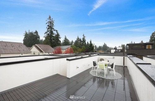 Haller Lake House | ⚽MAJOR INTERNATIONAL SPORTING EVENT Ready Marvelous 2.5-bedroom townhome close to LightRail. ⚽️ Entire Space ⚽️