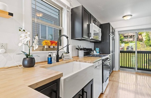 Central Hillside Condo | Fika Condo: Your Downtown Duluth Retreat