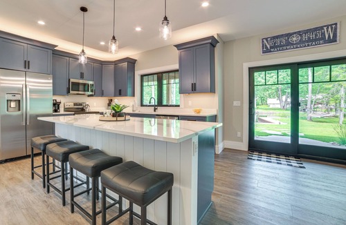 Alanson Cottage | Fire Pit & Lake Views: Cozy Crooked River Retreat!