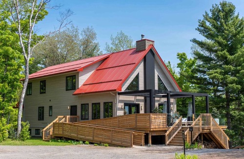 Algonquin Highlands Cabin | Forest Reset at Dimensions | Cabin Fourteen | Meals Included