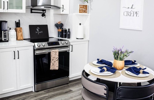 Mount Pleasant Apartment | French Charm in Brampton. 2 Bdr Apt Family Friendly!
