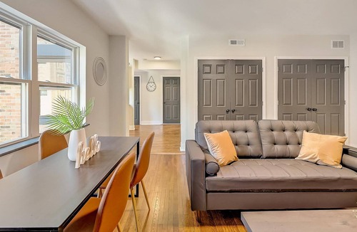 East Walnut HIlls Apartment | Frontdesk | 2 BR Apt near Eden Park