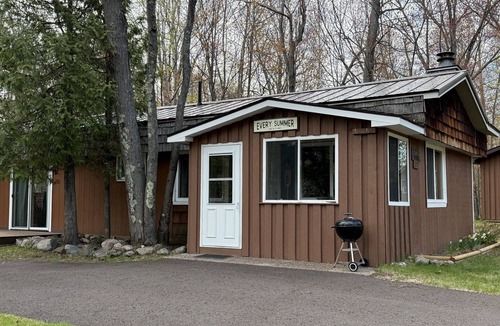 Ontonagon Cottage | Gitchee Gumee at Miller's Cottages