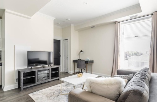 Smiths Falls Apartment | GLOBALSTAY . Rideau Private Apartment w Kingsize bed. Parking.
