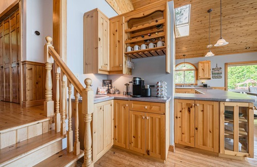 Tobermory Cottage | Grotto Escape: Unwind at Cameron Lakehouse
