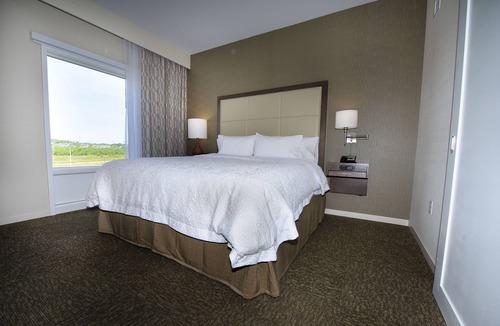 Truro Hotel | Hampton Inn & Suites by Hilton Truro