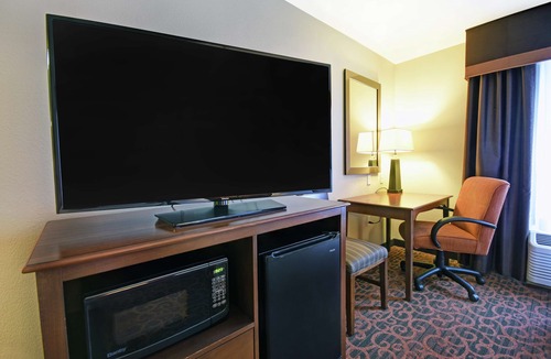 Beloit Hotel | Hampton Inn Beloit