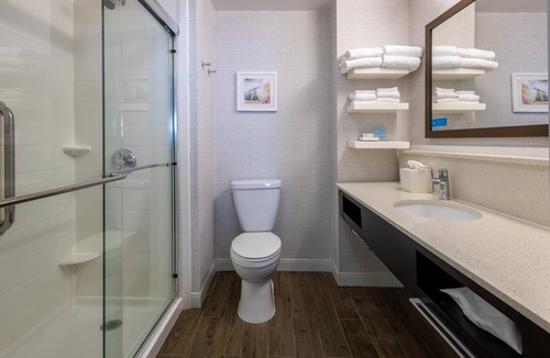 Commerce Hotel | Hampton Inn Commerce