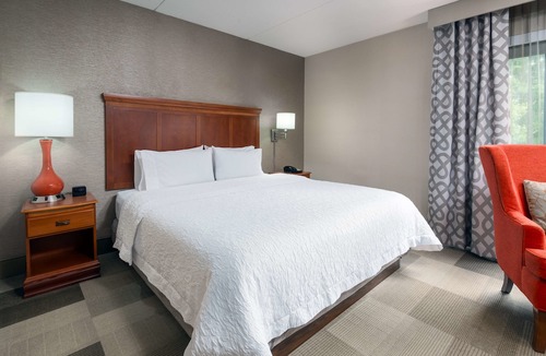 Danbury Hotel | Hampton Inn Danbury
